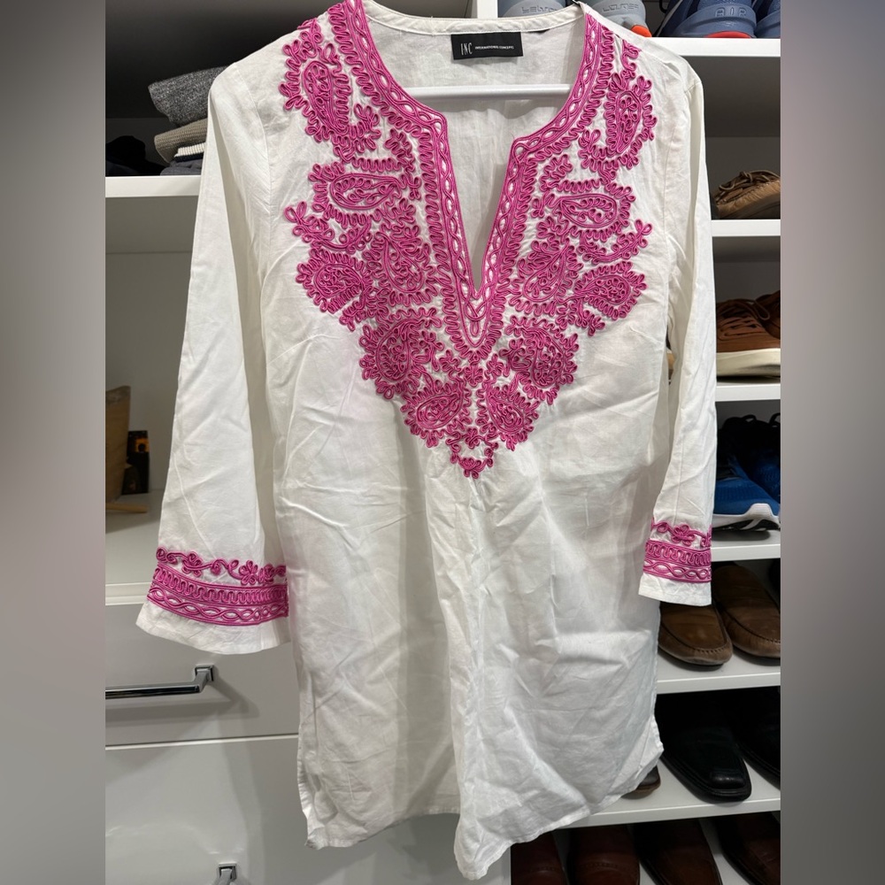 Lilly Pulitzer inspired linen embroidered tunic/cover up Excellent condition